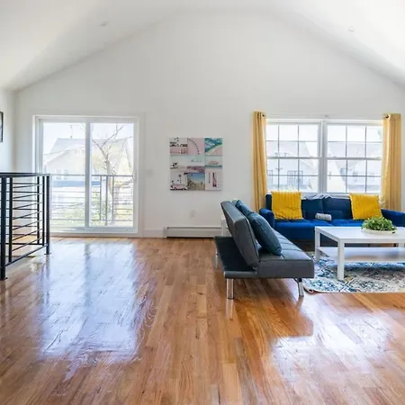 Lovely 3-Br Rental In Queens, Near Rockaway Beach